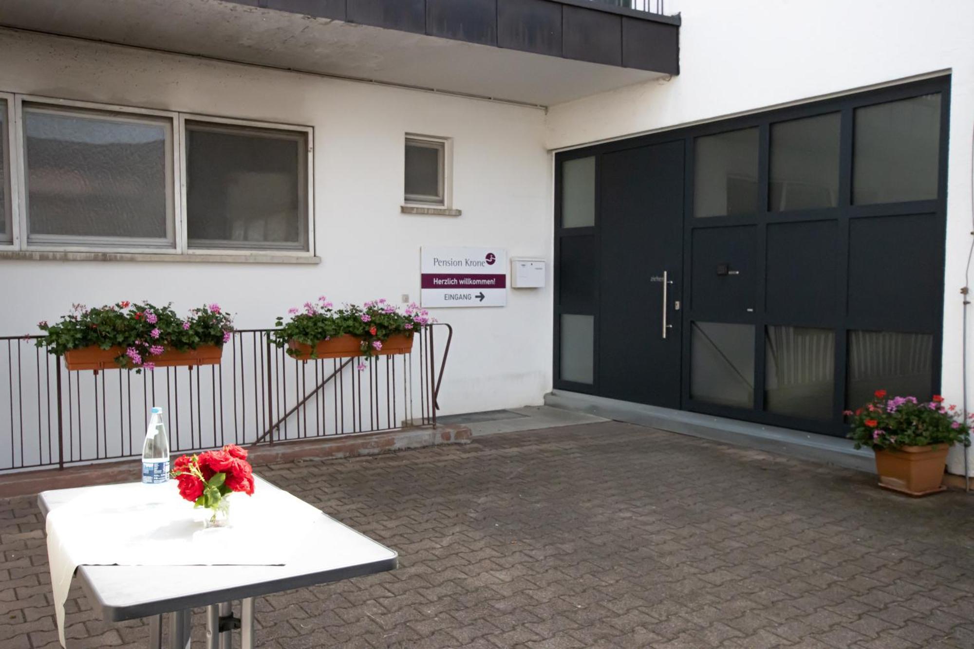 Pension Krone Schwäbisch Gmünd Екстериор снимка