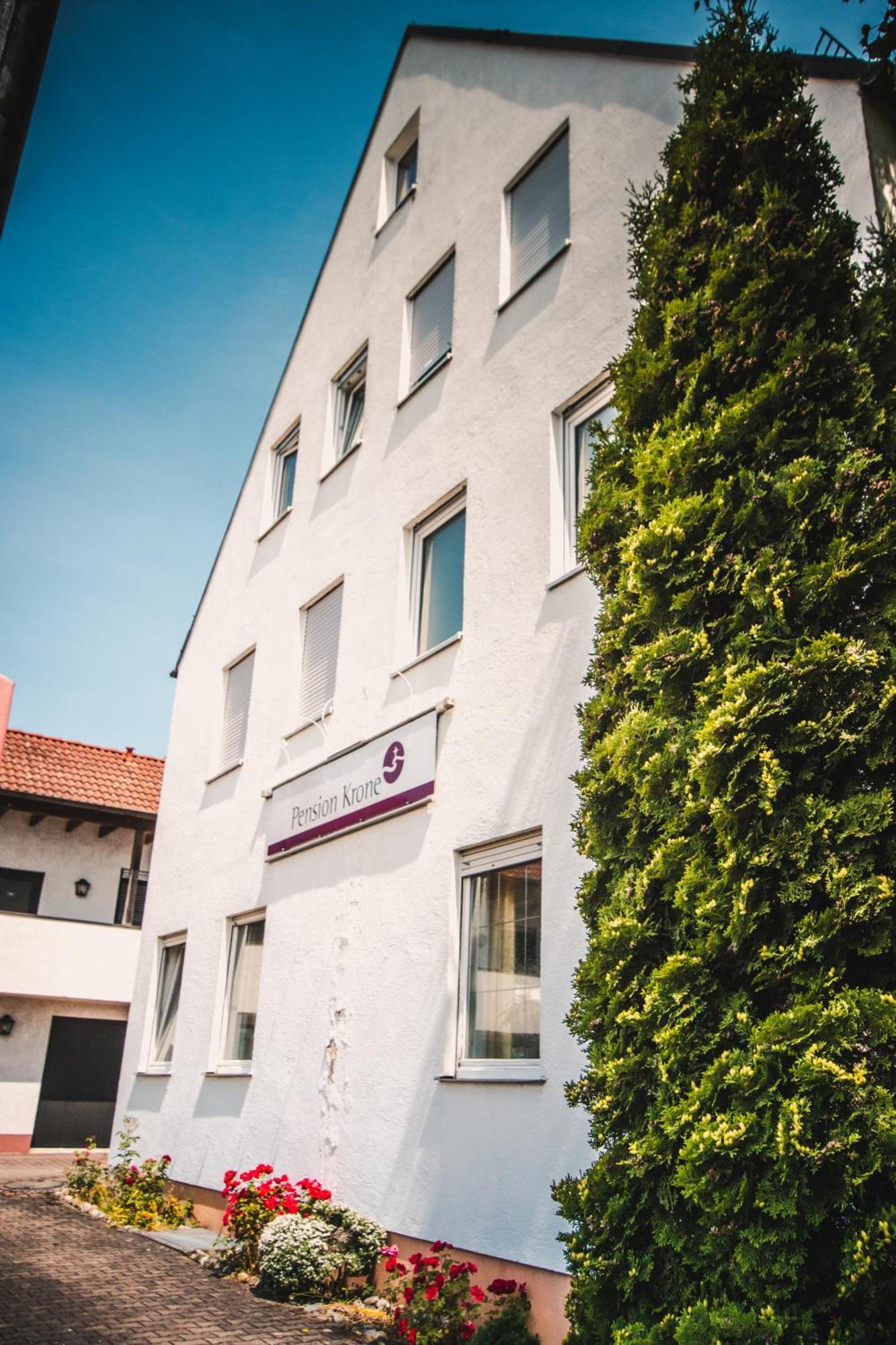Pension Krone Schwäbisch Gmünd Екстериор снимка