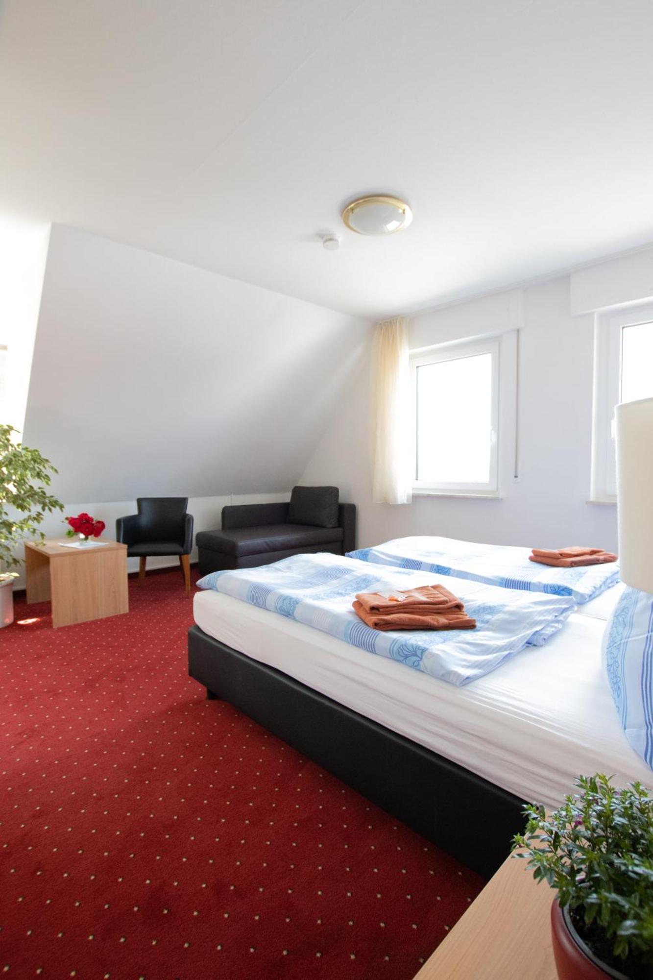 Pension Krone Schwäbisch Gmünd Екстериор снимка