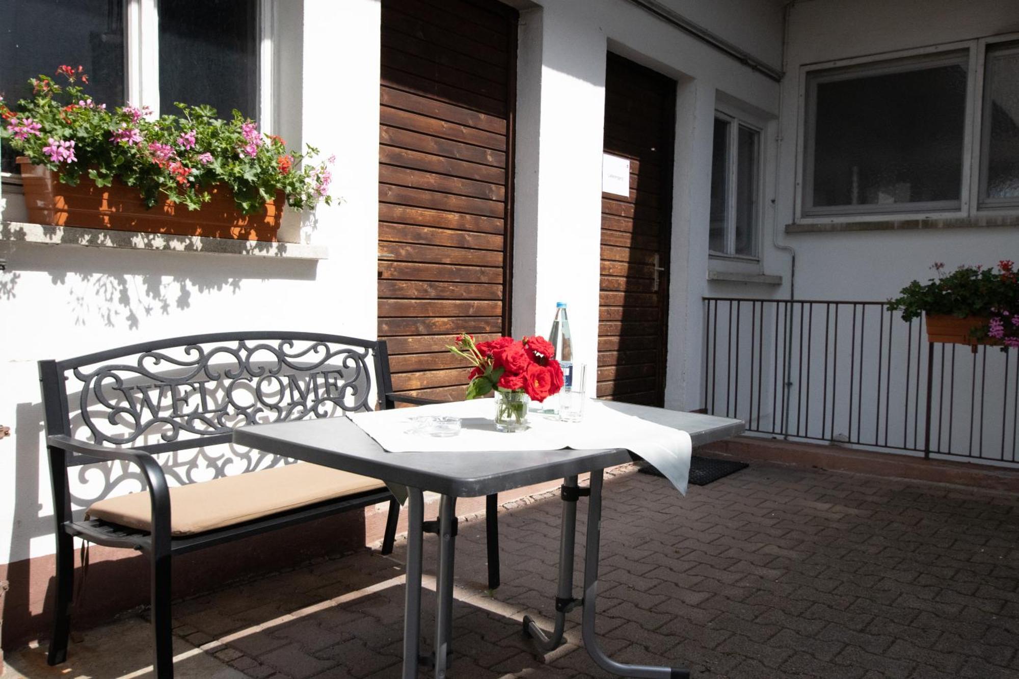 Pension Krone Schwäbisch Gmünd Екстериор снимка