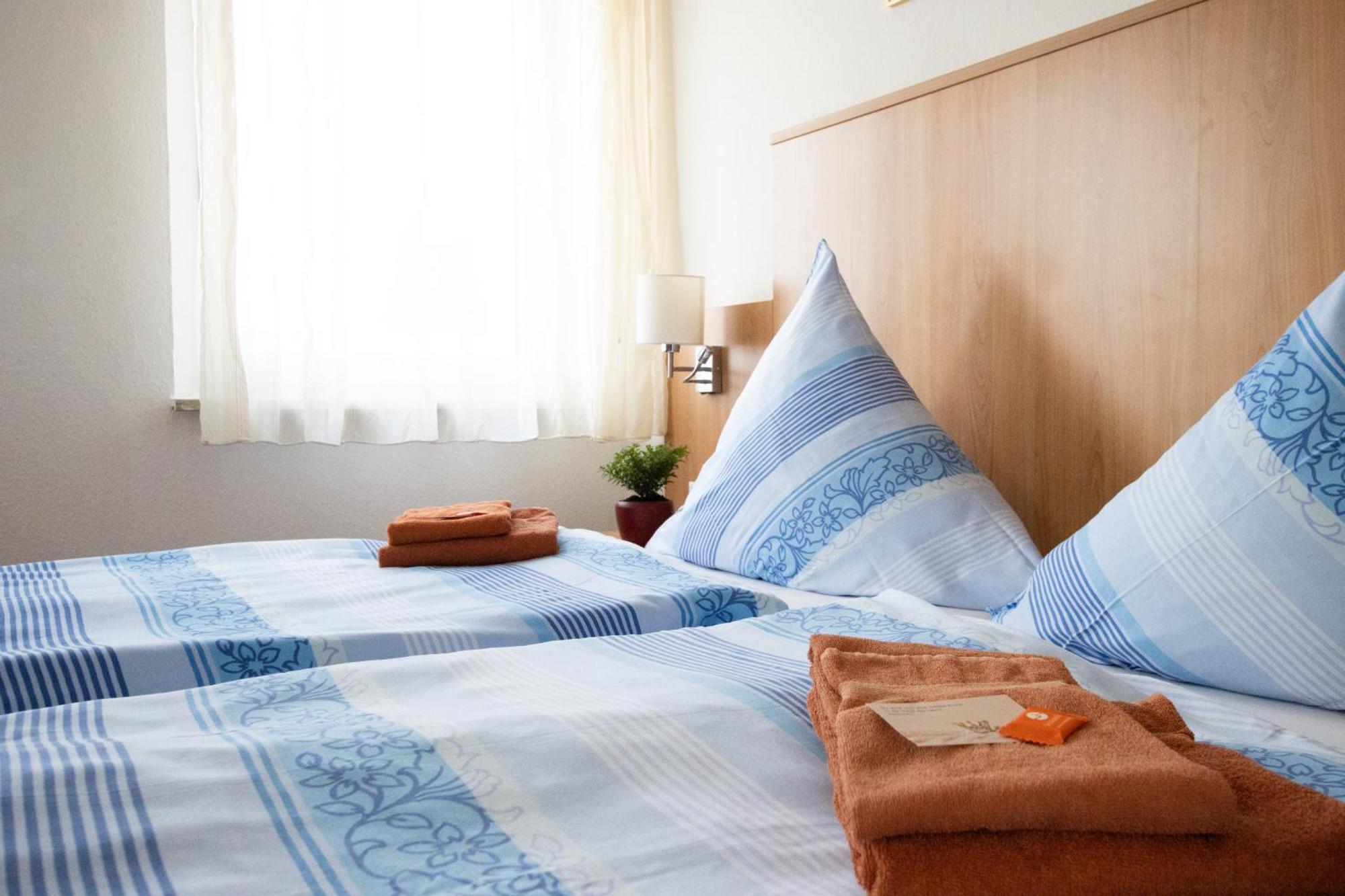 Pension Krone Schwäbisch Gmünd Екстериор снимка